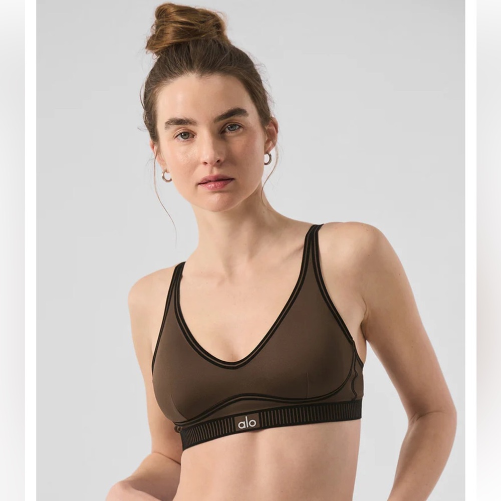 Alo Airlift Lineup Bra in Espresso